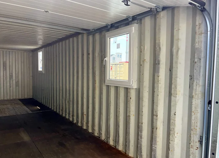 Container maritime 30 pieds d’occasion avec porte sectionnelle 2