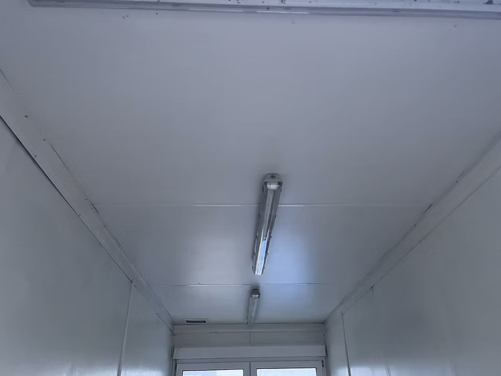 Conteneur bureau 2,5 × 6 m 4