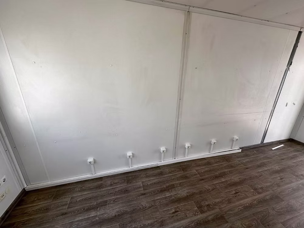 Conteneur bureau 2,5 × 6 m 14
