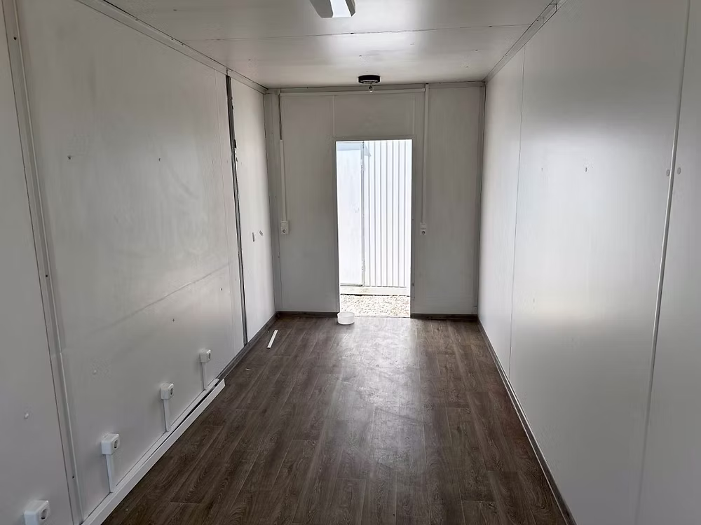 Conteneur bureau 2,5 × 6 m 15