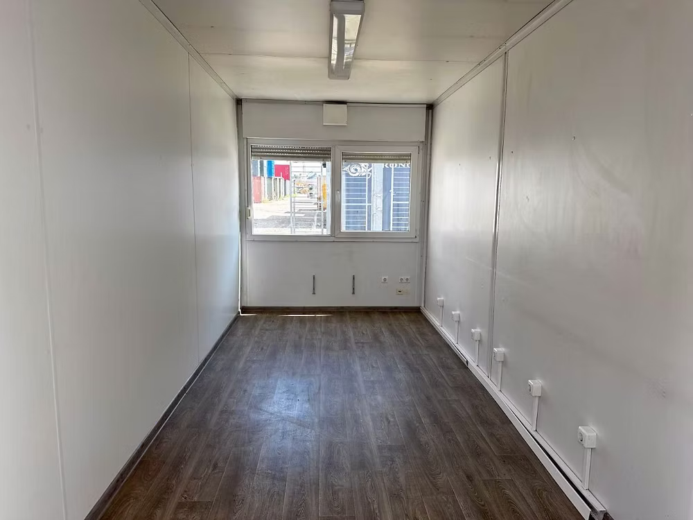 Conteneur bureau 2,5 × 6 m 16