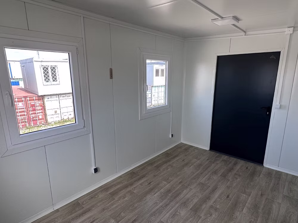 Conteneur Bureau 2,5×4 m – Pavillon de Sécurité Loge Gardien 4