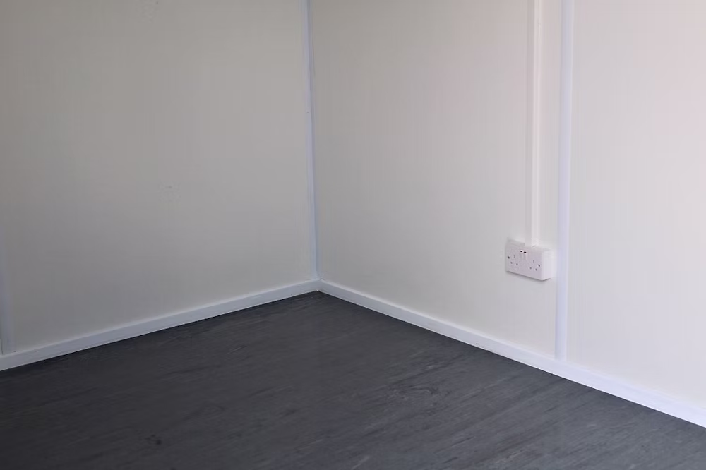 Conteneur Bureau 20 Pieds – Équipé et Sécurisé 6