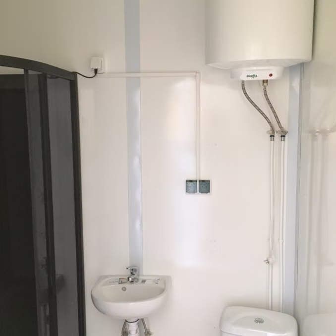 Conteneur Bureau 6 m avec Douche, Lavabo et WC 9