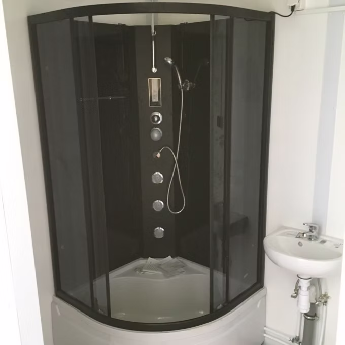 Conteneur Bureau 6 m avec Douche, Lavabo et WC 10