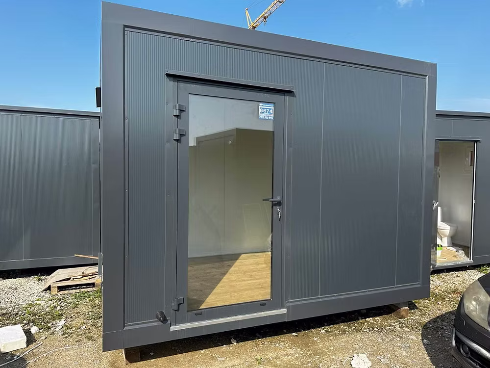 Conteneur Bureau Espace Commercial Ouvert – 13,5 m²
