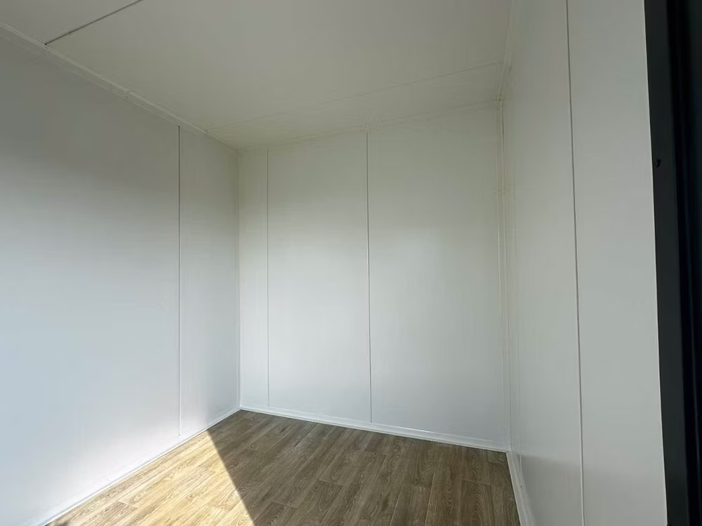 Conteneur Bureau  Espace Commercial Ouvert – 13,5 m² 10