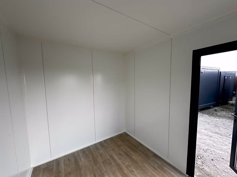 Conteneur Bureau  Espace Commercial Ouvert – 13,5 m² 12