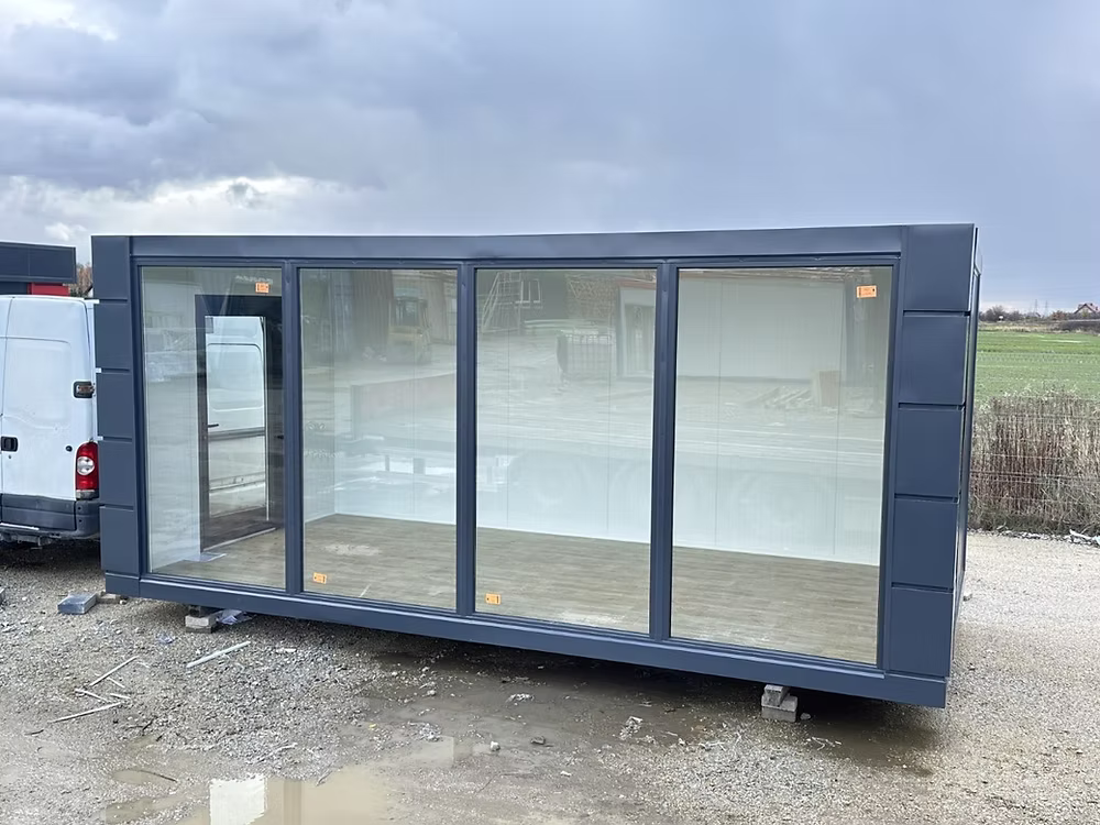 Conteneur Commercial 3×6 m – Open Space avec Vitrines 3