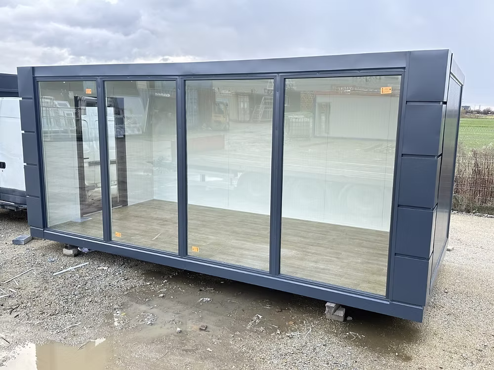 Conteneur Commercial 3×6 m – Open Space avec Vitrines 6