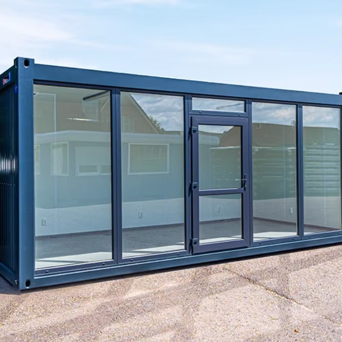 Conteneur Isolé 6 x 3 m avec Façade Vitrée – RAL 7016 16