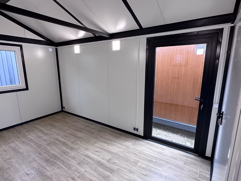 Conteneur modulaire 21 m² – 2 accès 6