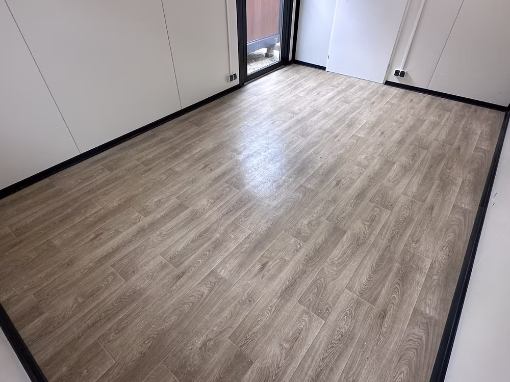 Conteneur modulaire 21 m² – 2 accès 9