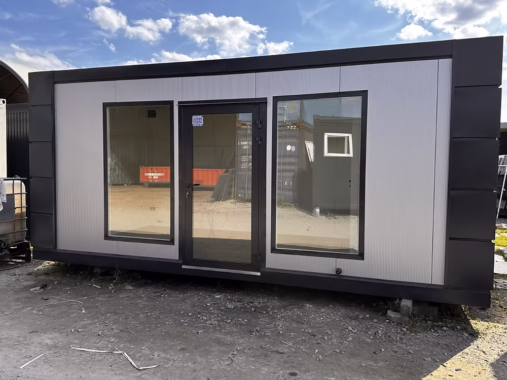 Conteneur Pavillon Commercial 3×6 m – Toilettes & Kitchenette 2