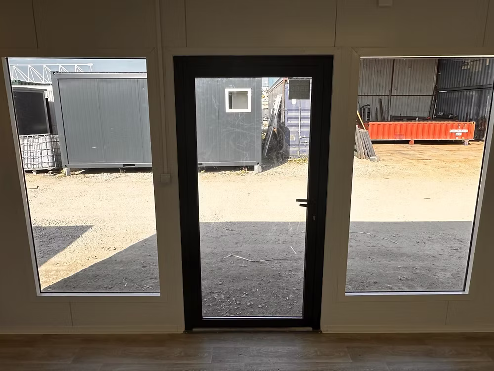 Conteneur Pavillon Commercial 3×6 m – Toilettes & Kitchenette 3