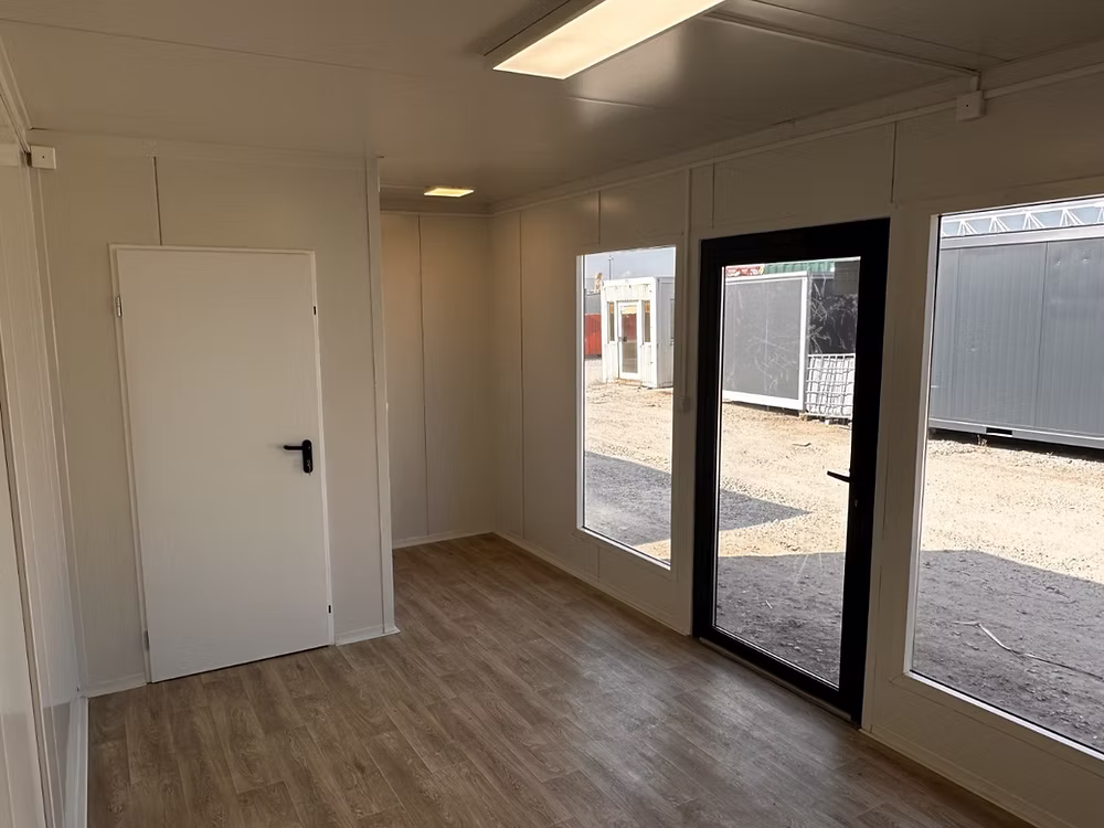 Conteneur Pavillon Commercial 3×6 m – Toilettes & Kitchenette 5