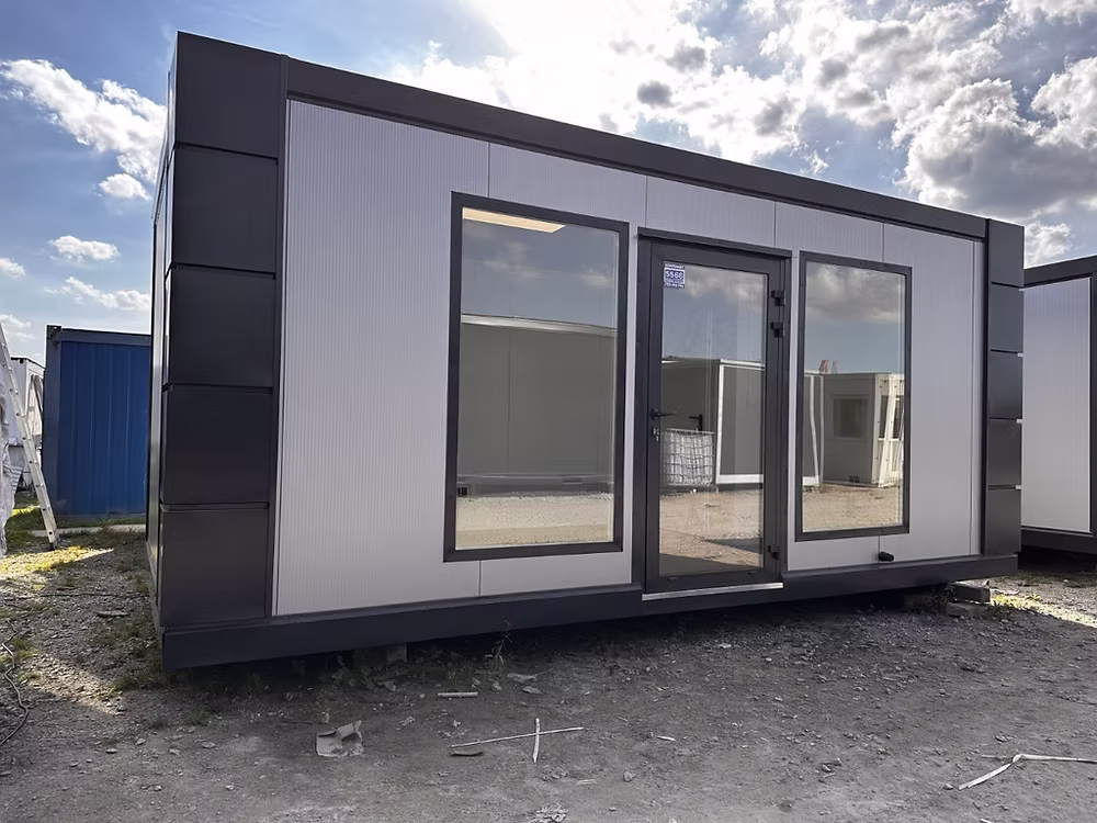 Conteneur Pavillon Commercial 3×6 m – Toilettes & Kitchenette 9