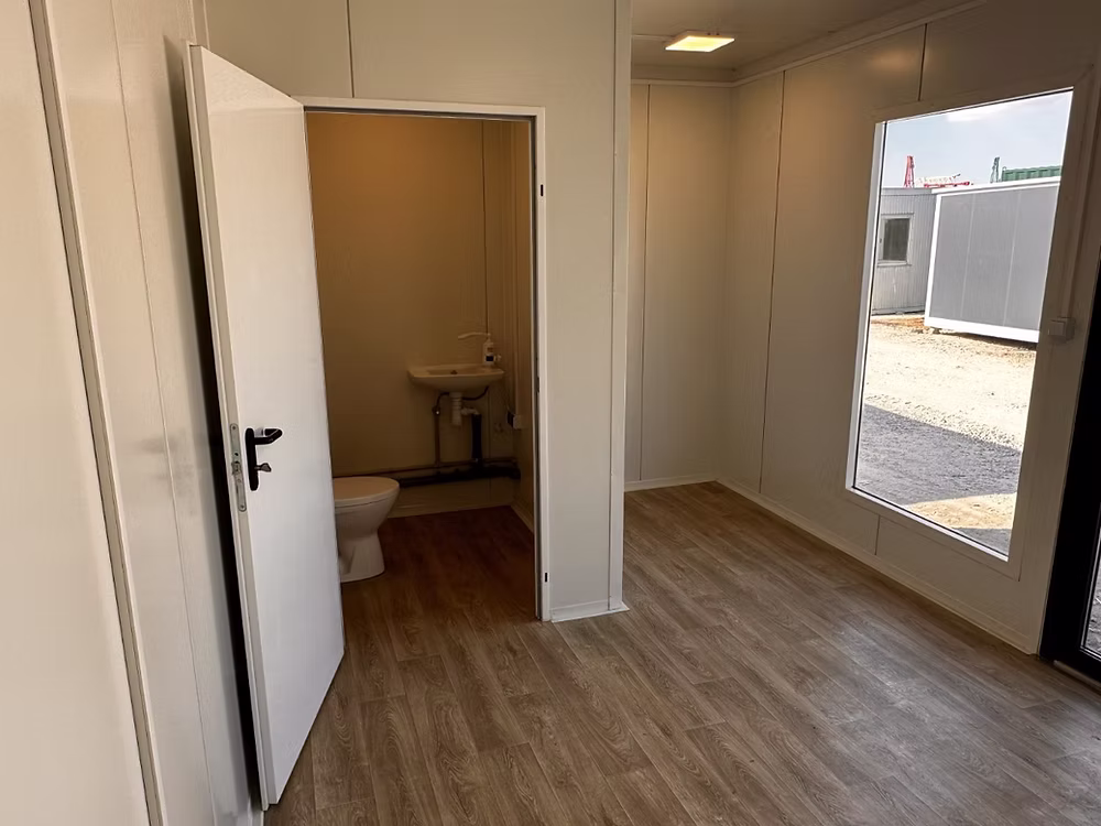 Conteneur Pavillon Commercial 3×6 m – Toilettes & Kitchenette 12
