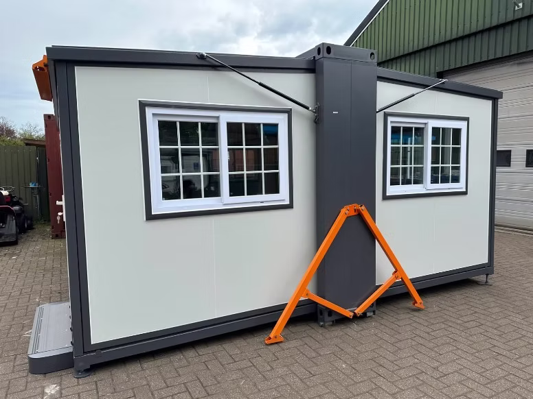 Tiny House Stahlworks 15ft x 20ft – Unité d'Habitation Mobile 2024 3